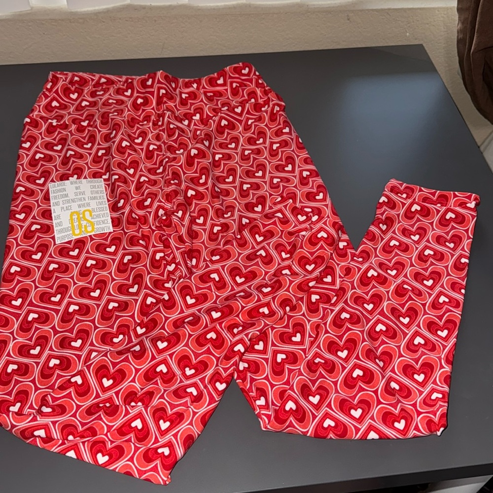 🍁 OS LULAROE LEGGING super “butter soft “ Valentine